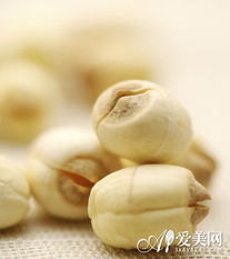 谷物滿倉豐年景，普陀大地春意濃